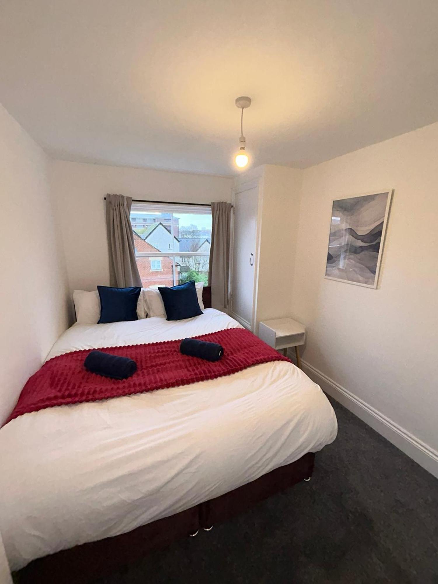 Brand New Modern Apartments Steps From Gloucester Quays Extérieur photo