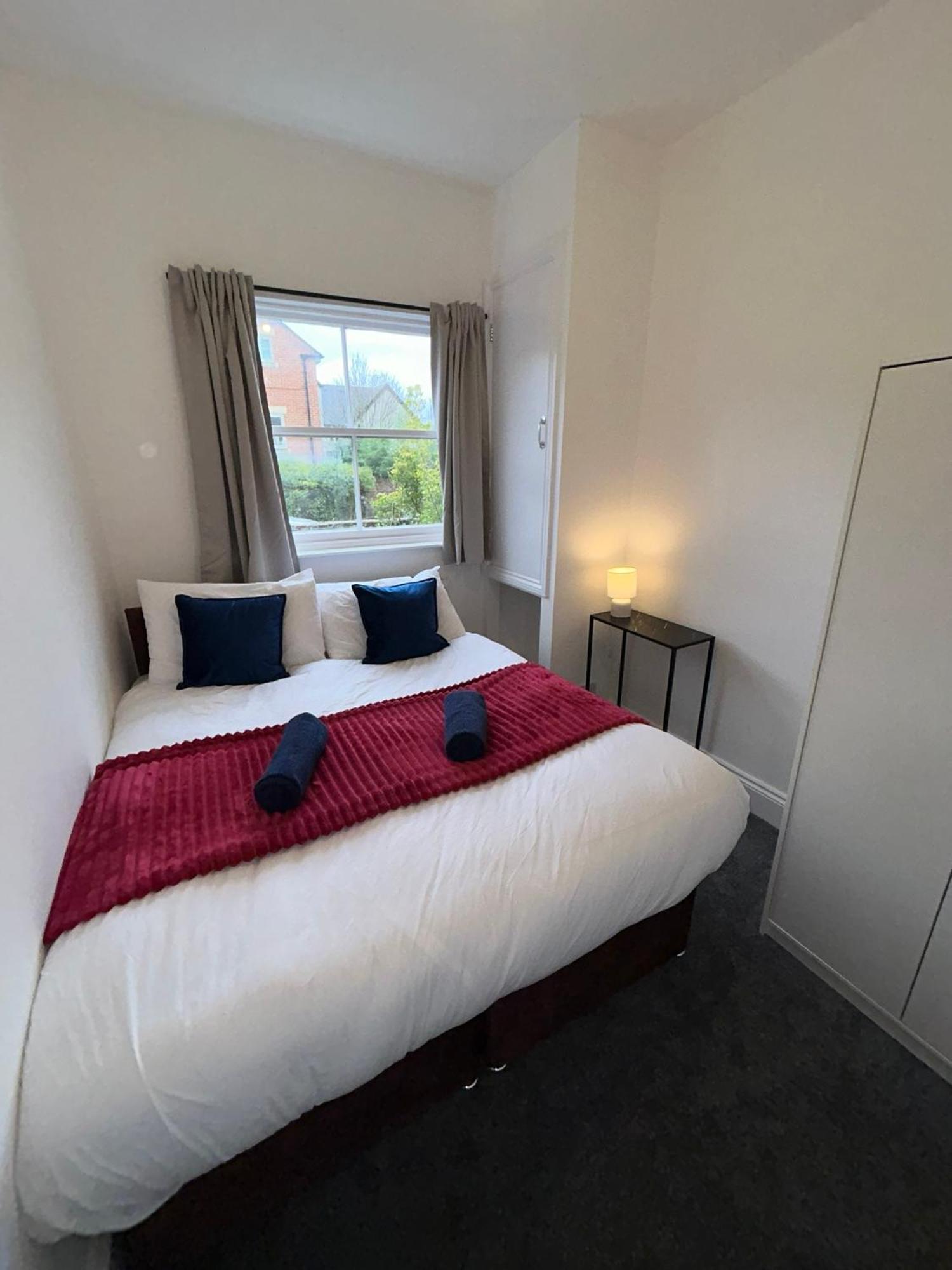 Brand New Modern Apartments Steps From Gloucester Quays Extérieur photo
