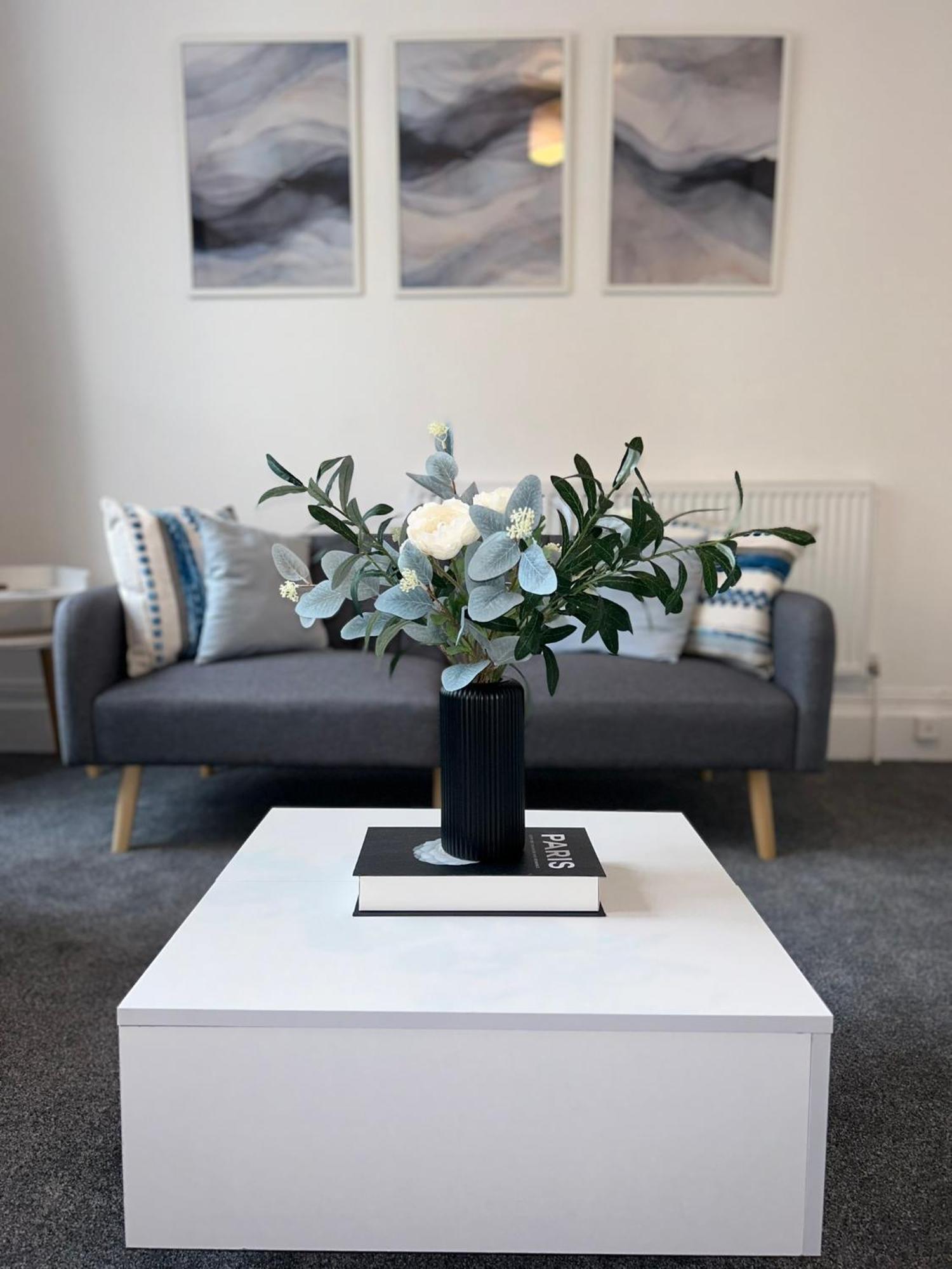 Brand New Modern Apartments Steps From Gloucester Quays Extérieur photo