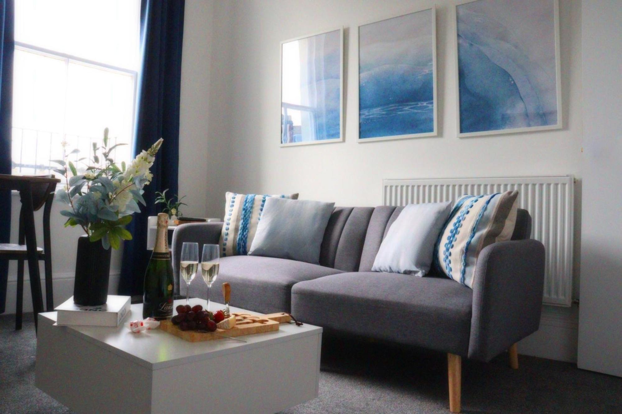 Brand New Modern Apartments Steps From Gloucester Quays Extérieur photo