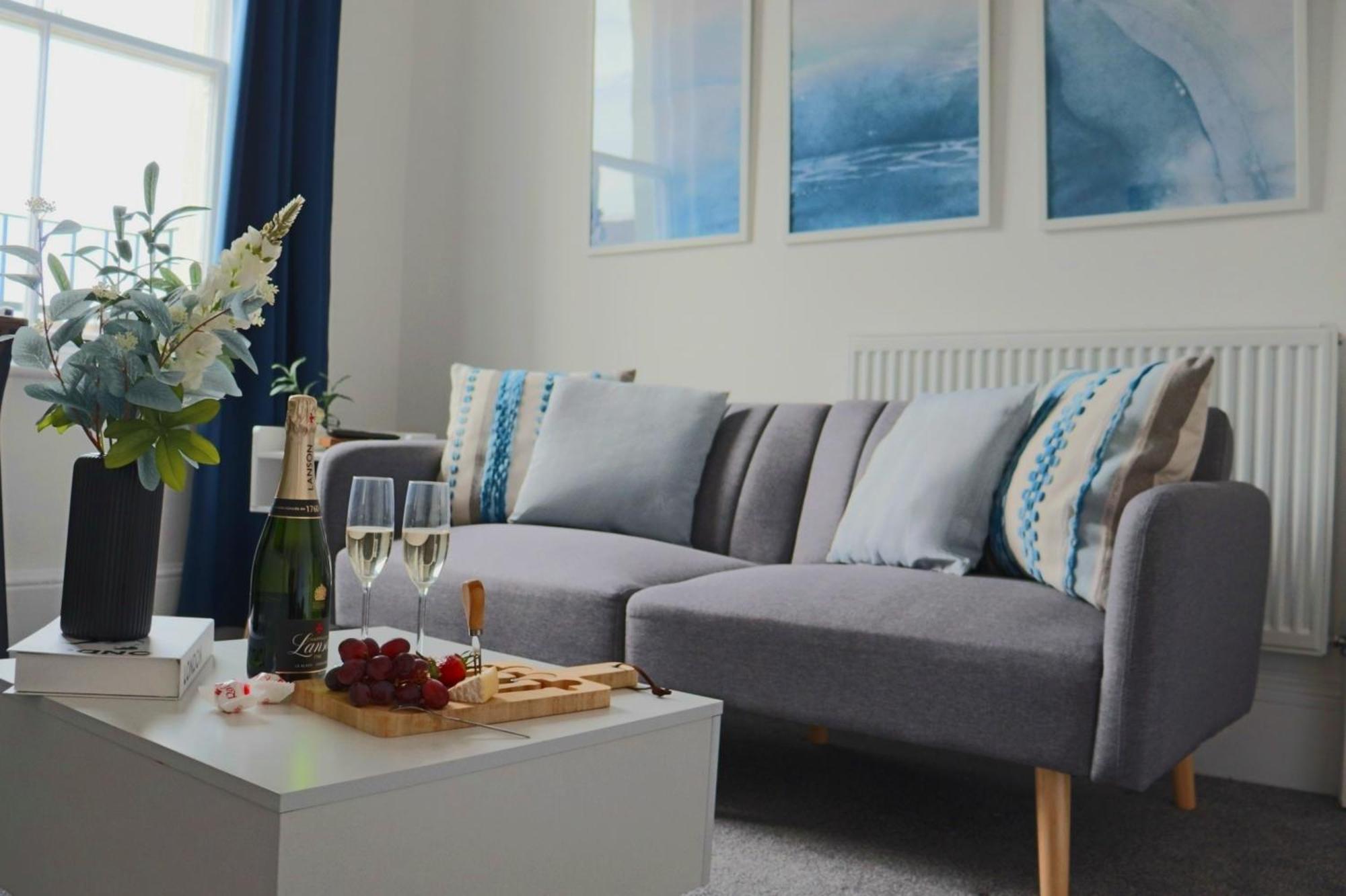 Brand New Modern Apartments Steps From Gloucester Quays Extérieur photo