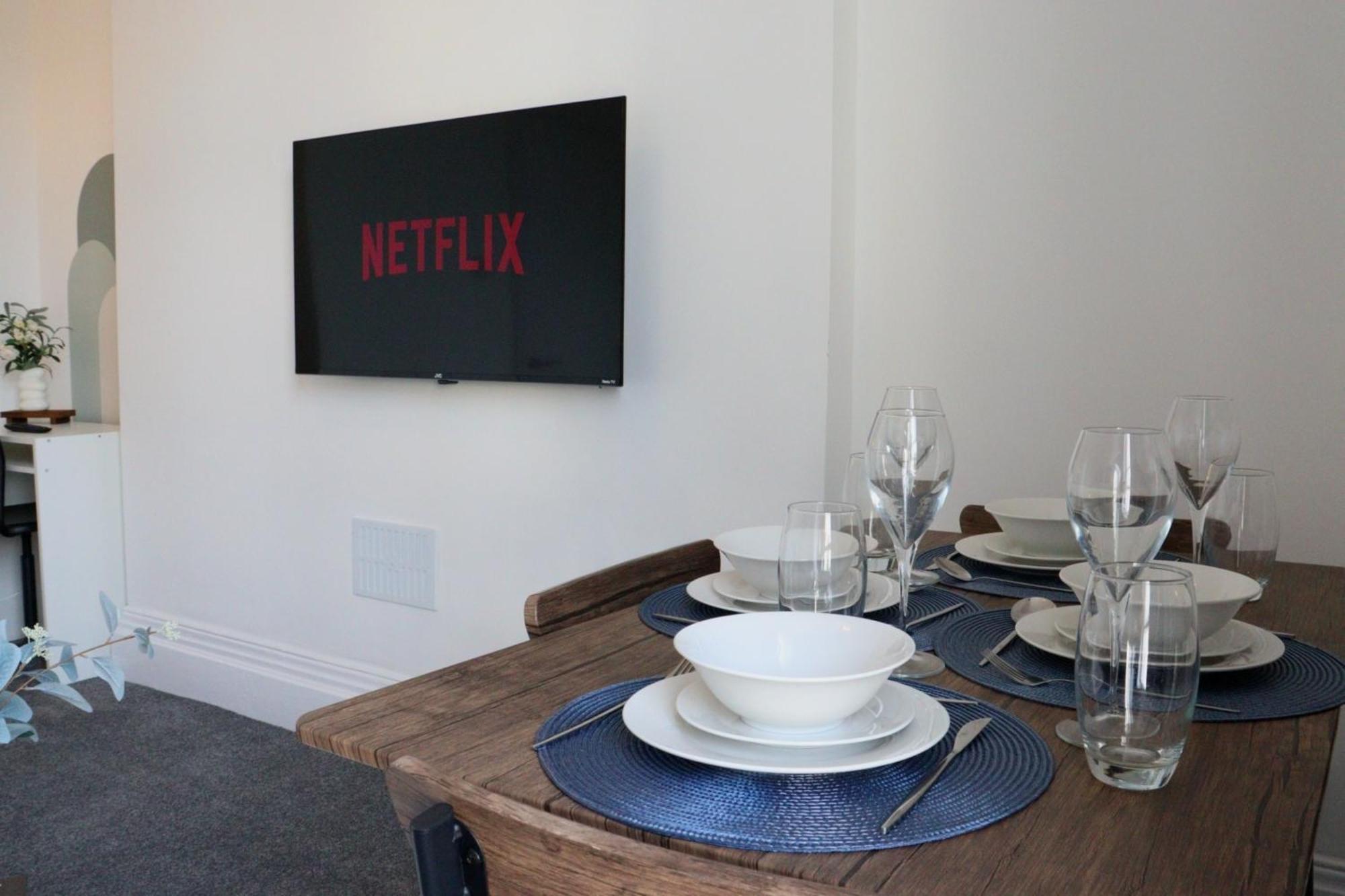 Brand New Modern Apartments Steps From Gloucester Quays Extérieur photo
